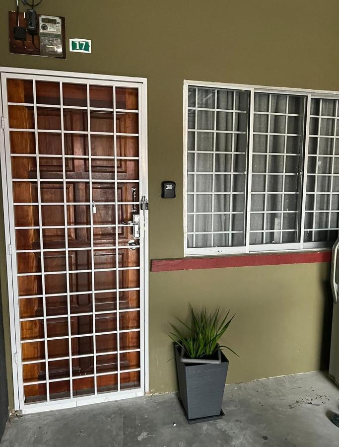 Theatbas Homestay 17 In Seri Iskandar Perak 3 Bedroom Bota Exterior foto