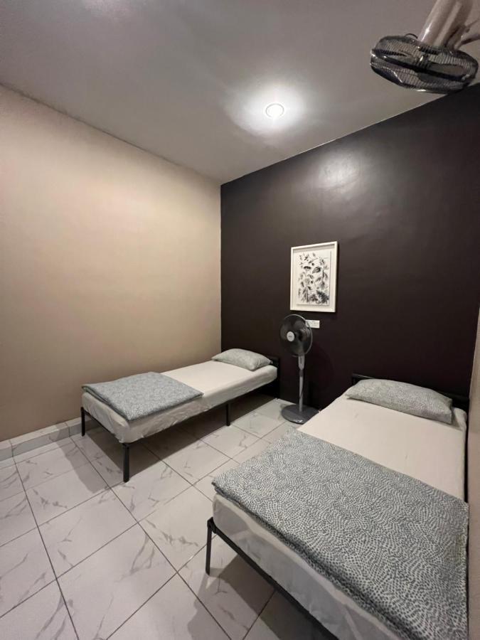 Theatbas Homestay 17 In Seri Iskandar Perak 3 Bedroom Bota Exterior foto